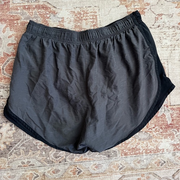 Nike Black Performance Shorts - Picture 5 of 5